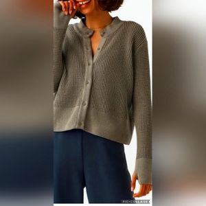 Vetta Convertible Waffle Crop Sweater